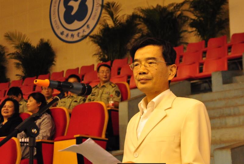 教师代表、马克思主义学院院长袁武振教授发言